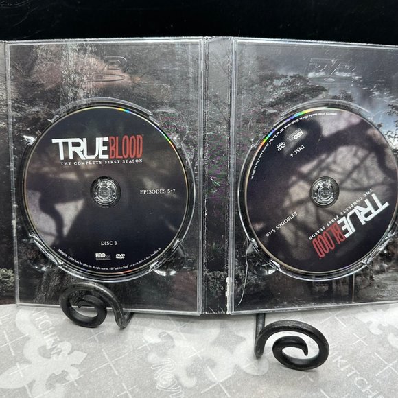 True Blood DVD The Complete Series Season 1 Horror Thriller Vampire Box Set - Picture 8 of 14